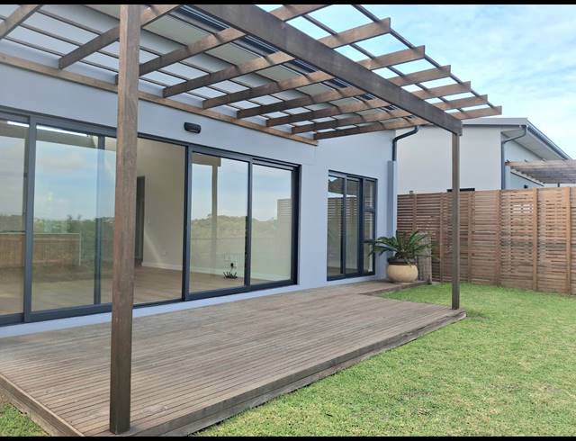 2 BEDROOM TOWNHOUSE FOR SALE IN SALT ROCK